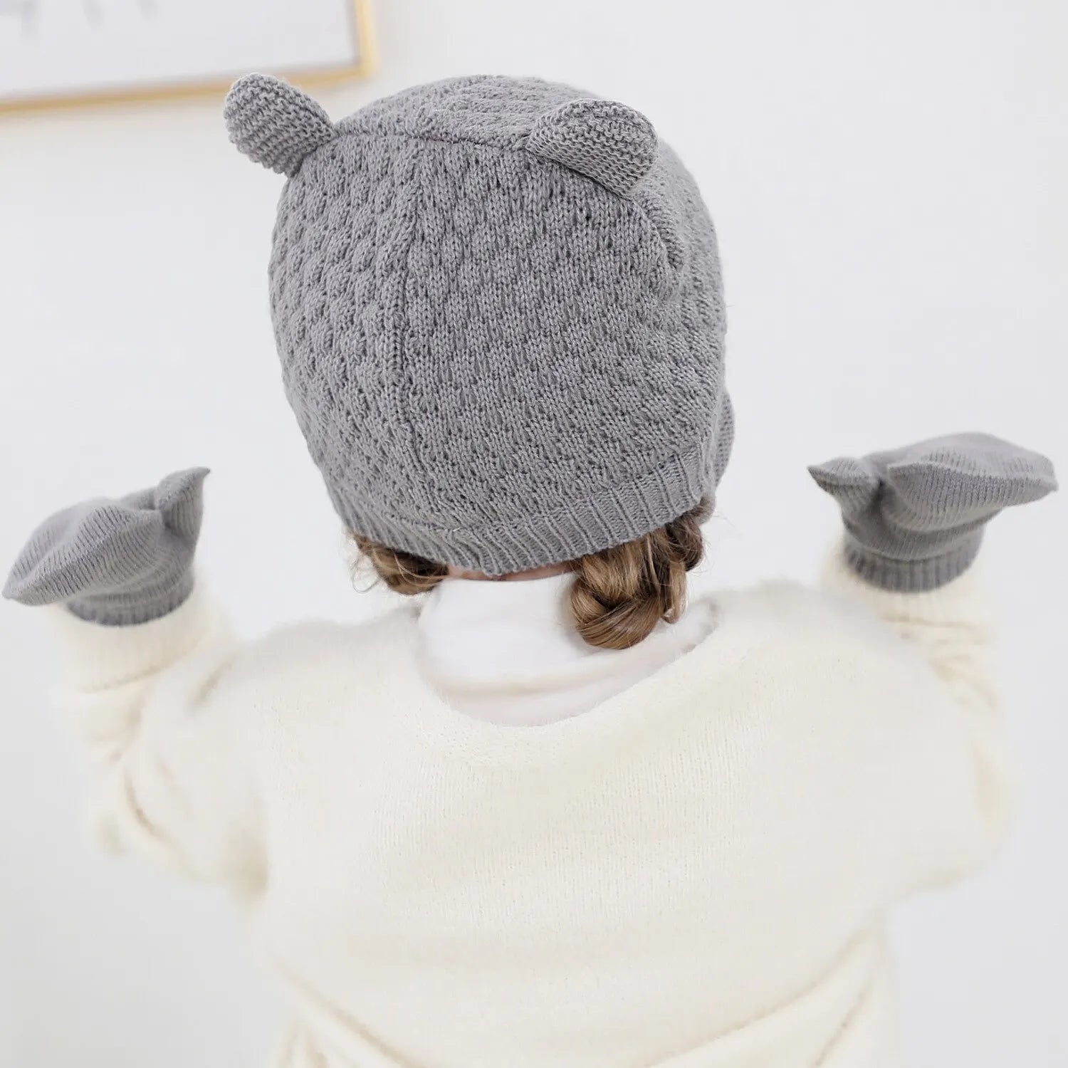 Bonnet et moufles bébé en maille — doublés polaire